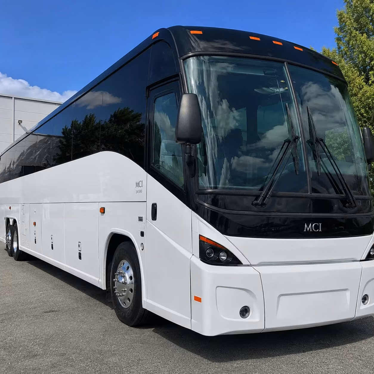 charterbusrentalyumaaz com is here to make yuma employee transportation effortless for hr teams and employers alike