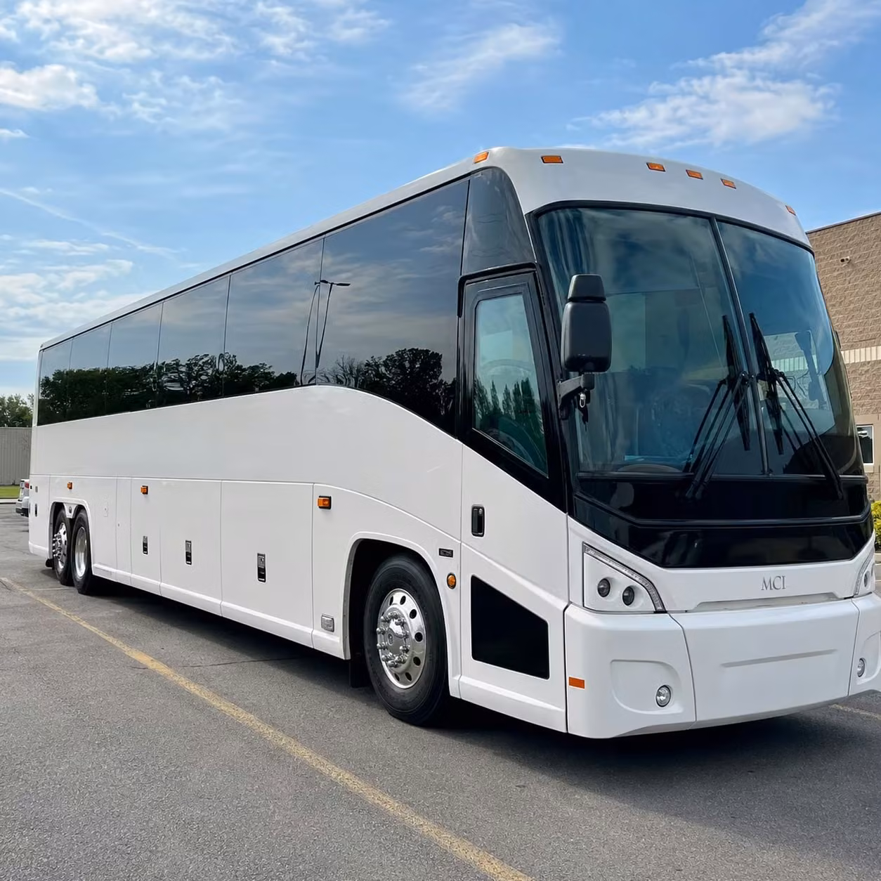 charterbusrentalyumaaz com is the go to for group transportation to concerts at quechan and desert sun stadium events